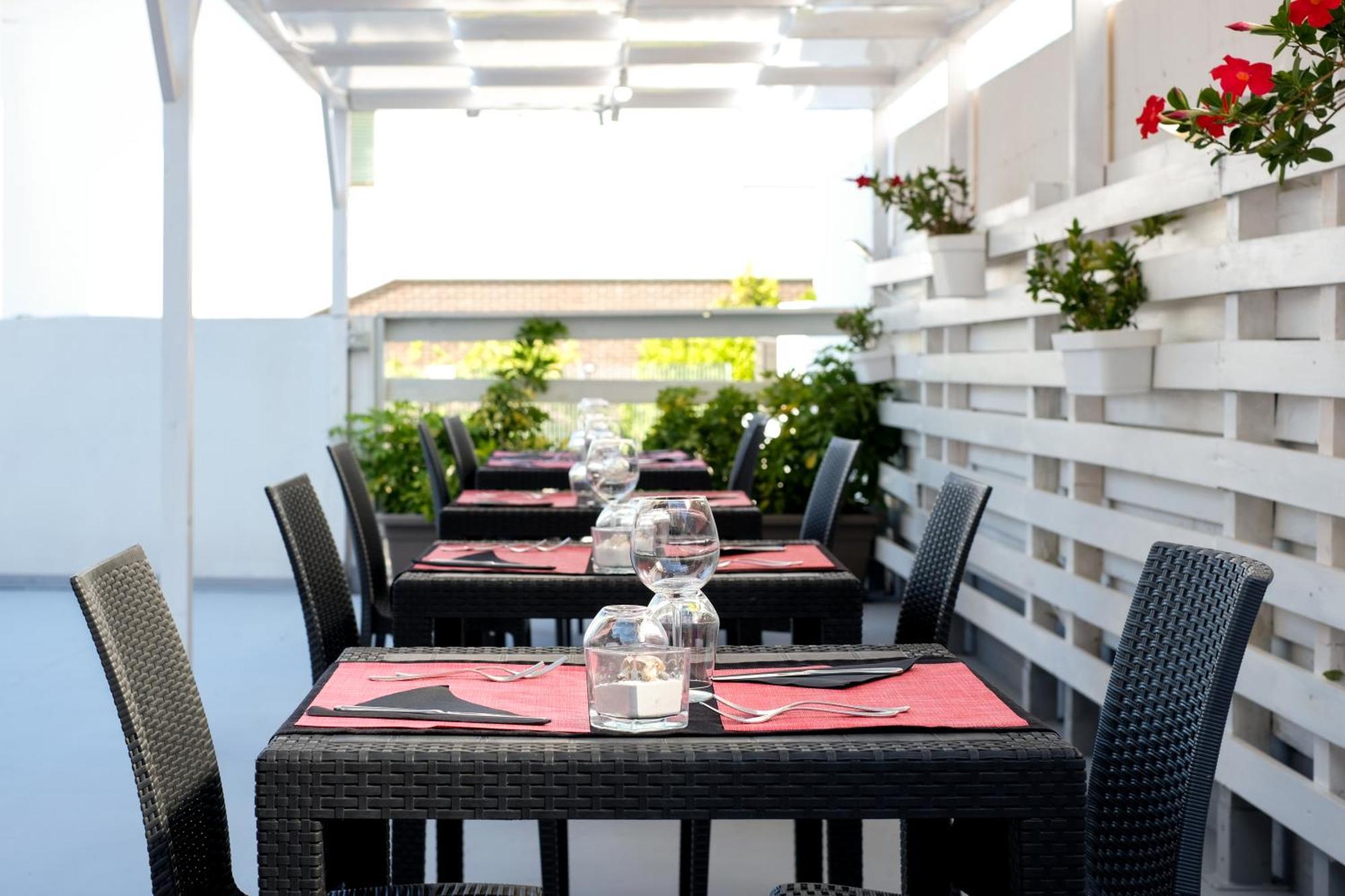 Villa Bianca Hotel & Spa San Salvo Bagian luar foto